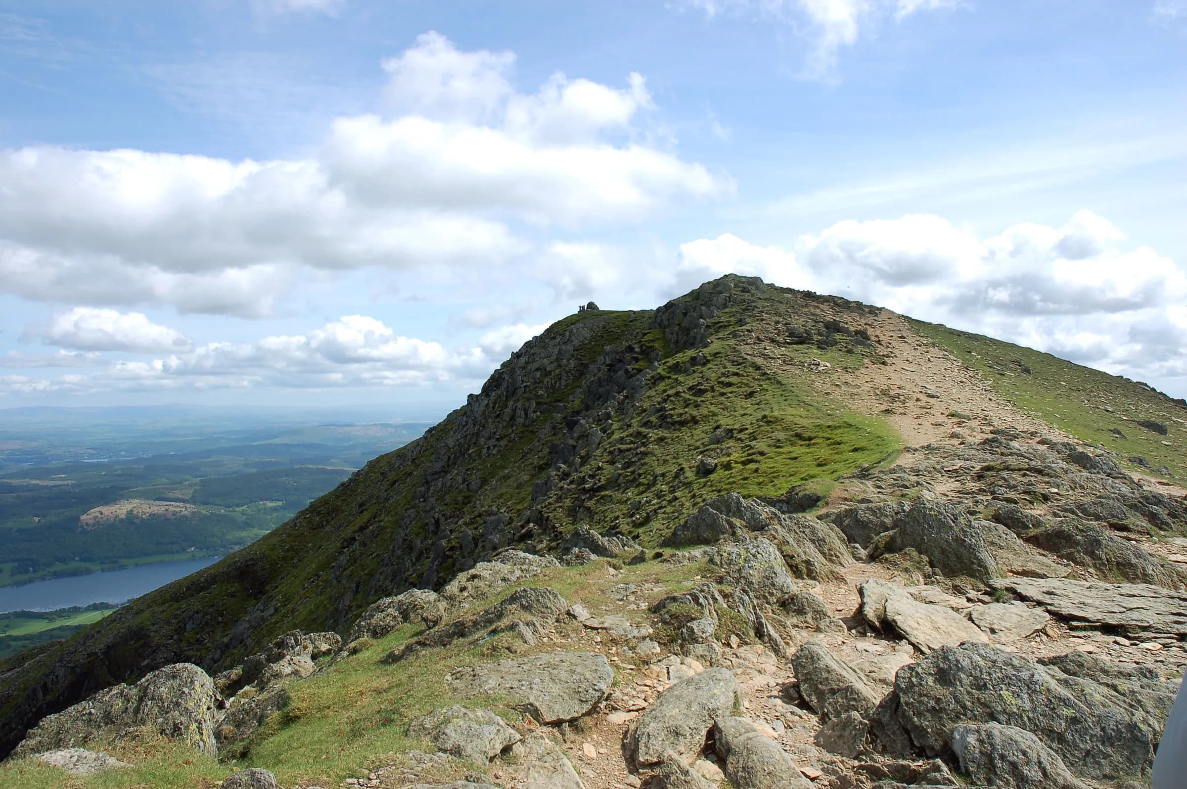 The Old Man of Coniston / Dow Crag trail view