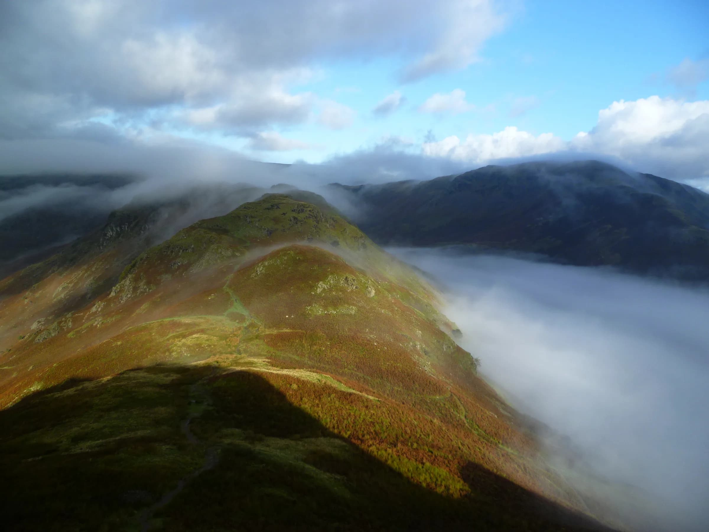 Steel Fell / Calf Crag / Gibson Knott / Helm Crag trail view