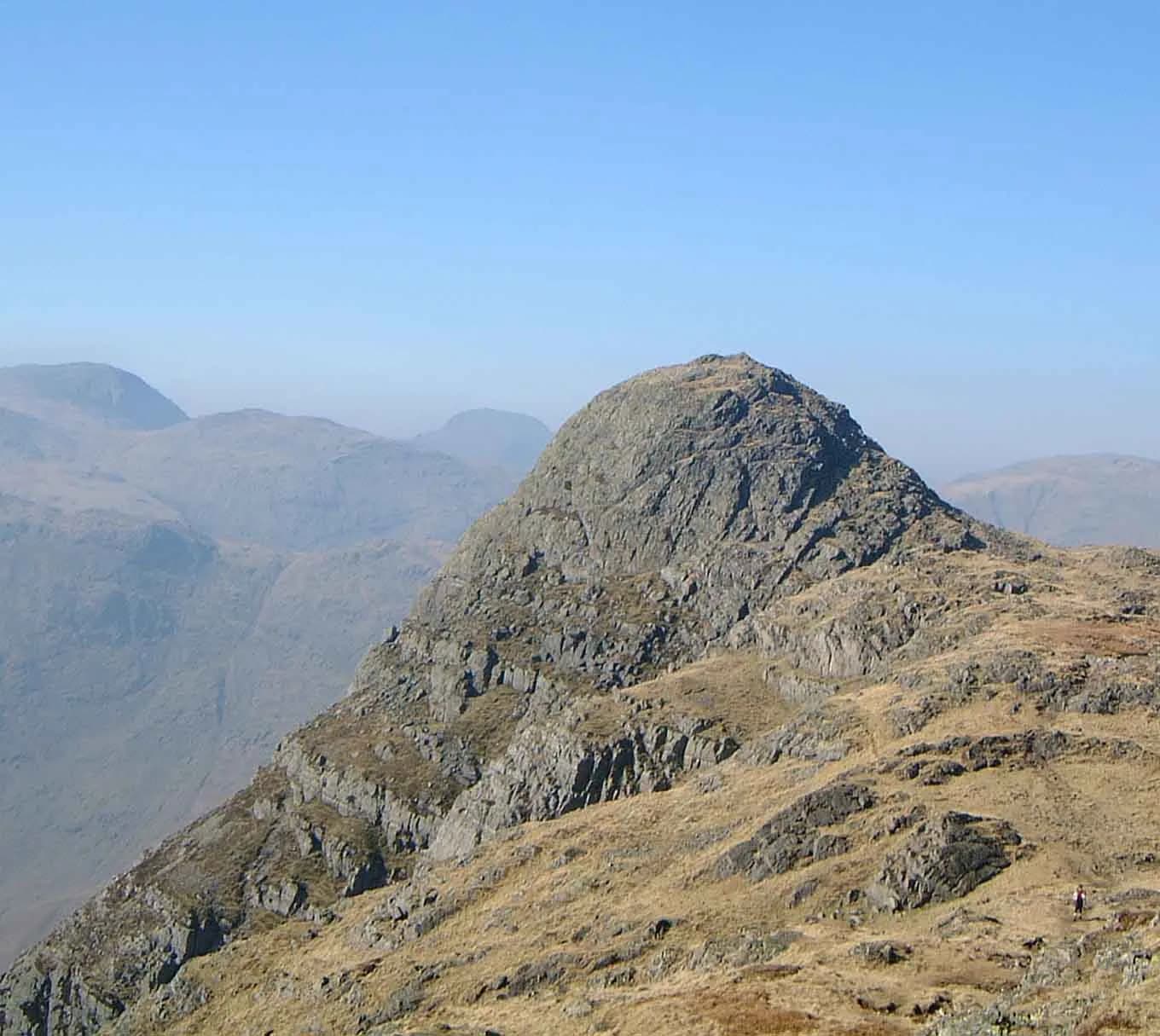 Sergeant Man / Ullscarf / High Raise / Harrison Stickle / Pike of Stickle trail view